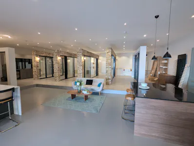 Unit 6, Watford, Warehouse To Let - PXL_20260723_092134032.jpg