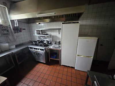 242 Burton Road, Manchester, Leisure / Retail To Let - 20260701_140410.jpg