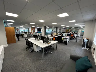 2nd Floor Offices, Victoria Court, Leamington Spa, Office To Let - pic 4.jpg