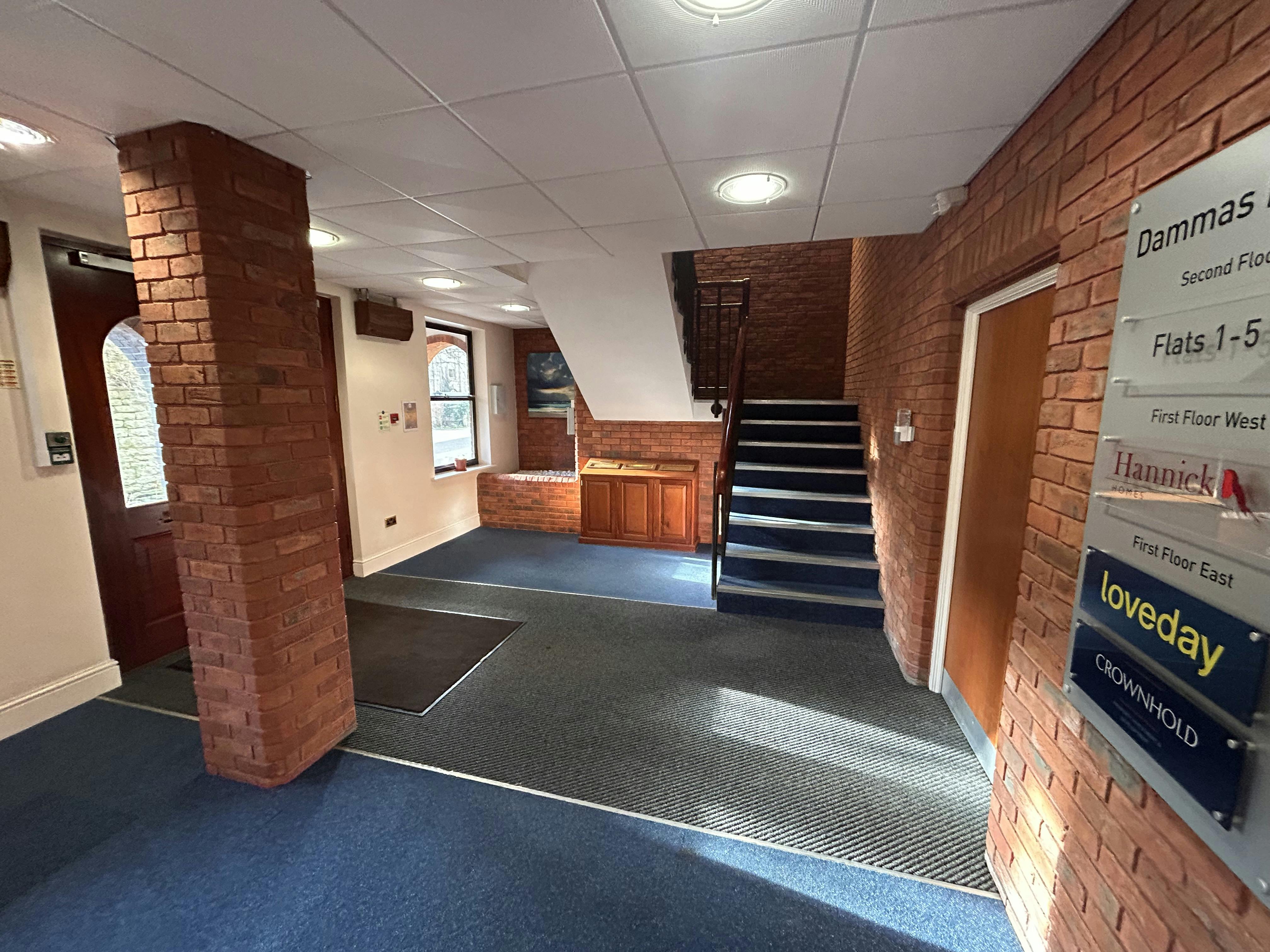 Suite 3, 1st Floor, Dammas House, Dammas Lane, Swindon, Offices To Let - IMG_1369.jpg