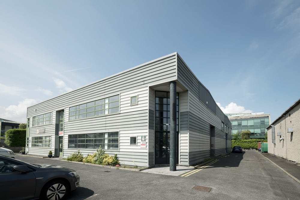 Hillview House, 52 Bracken Road - 2.jpg