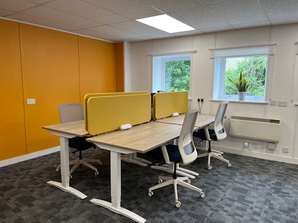 First Floor Offices, 2D Station Yard, Thame, Offices To Let - IMG_2819.JPG