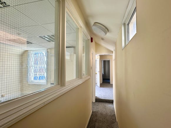 48 High Street South, Dunstable, Office To Let - IMG_6488.JPG