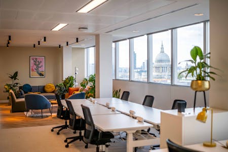 City Tower, 40 Basinghall Street, London, Managed Office / Office To Let - Breakout  Desk.jpg