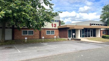 Unit 13 Suttons Business Park, Reading, Industrial / Warehouse To Let - Unit 13  Front External