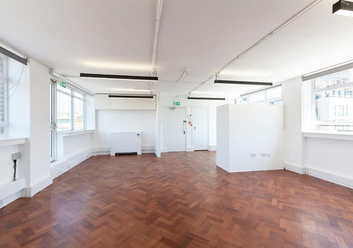 c24c1727107708f07c17194bb42a54ce6thfloorwest091920x1280.jpg 23 Eastcastle Street, London, Office To Let - c24c1727107708f07c17194bb42a54ce6thfloorwest091920x1280.jpg