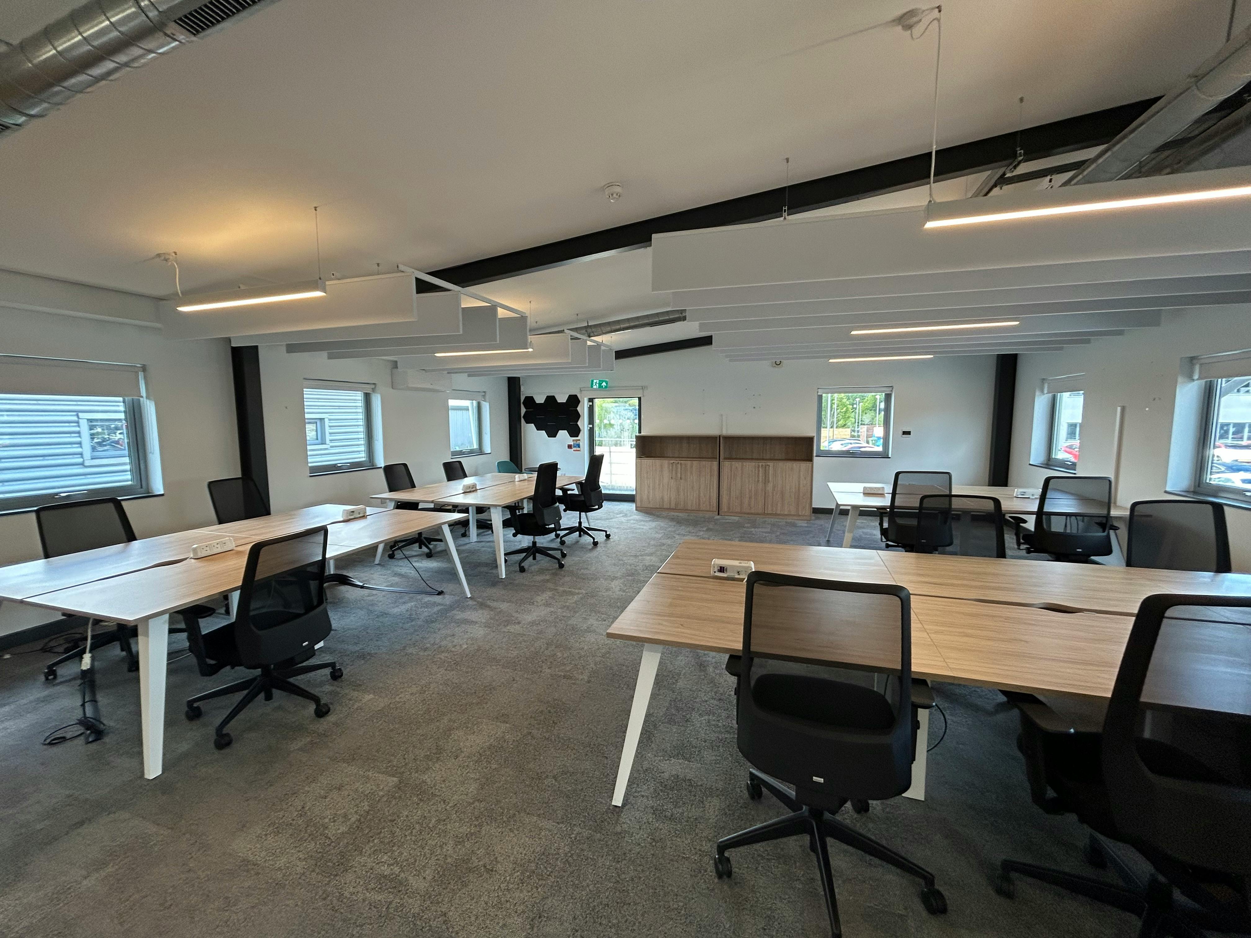 Unit 10 Pine Court, Kembrey Park, Swindon, Offices To Let - IMG_8471.jpeg