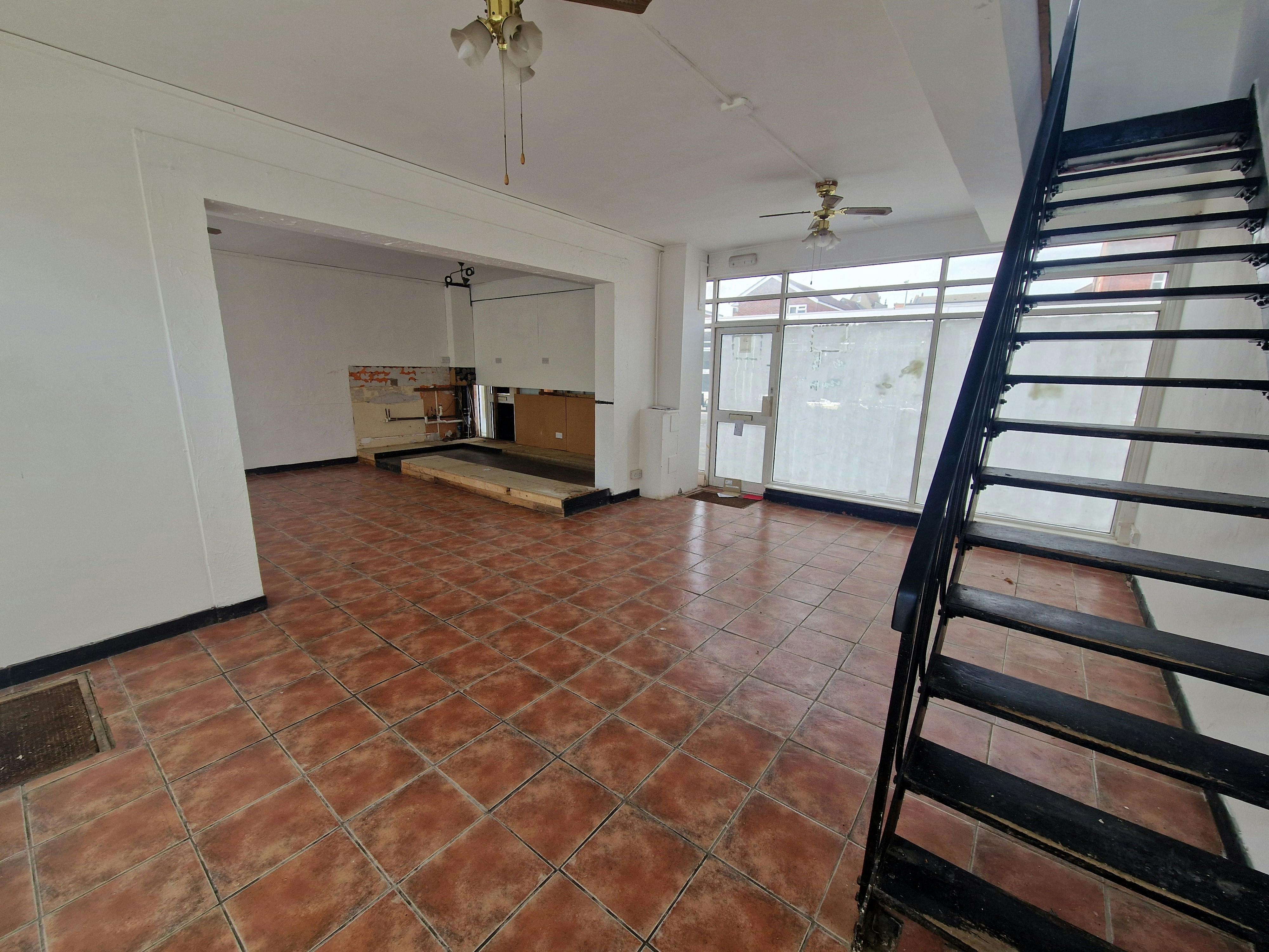 Retail/Shop in Gosport - photo 2