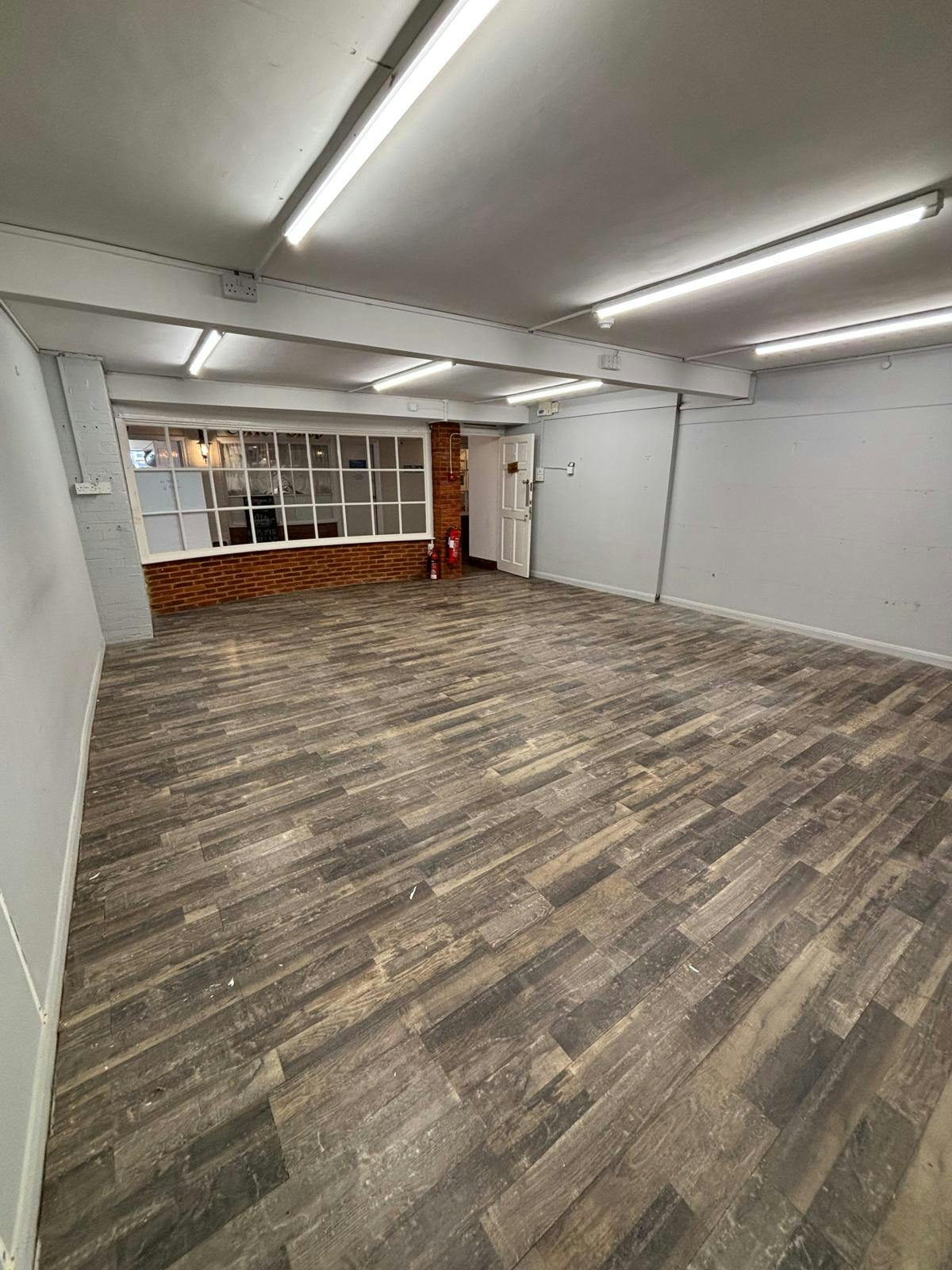 Unit C, Fountains Mall, Odiham, Retail To Let - WhatsApp Image 20250919 at 105621 4.jpeg
