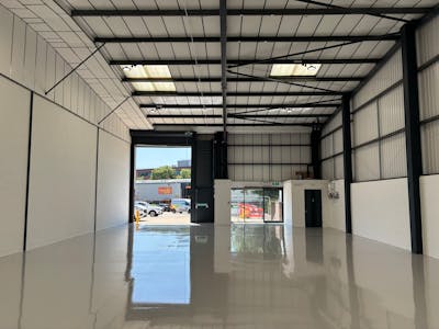 Unit 1, Oakwood Trade Park, Crawley, Industrial/Logistics To Let - IMG_0817.jpeg