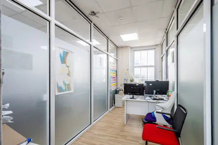 149-151 Commercial Road, London, Office To Let - Commercial Rd 149-151 2F - Low Res 15.jpg