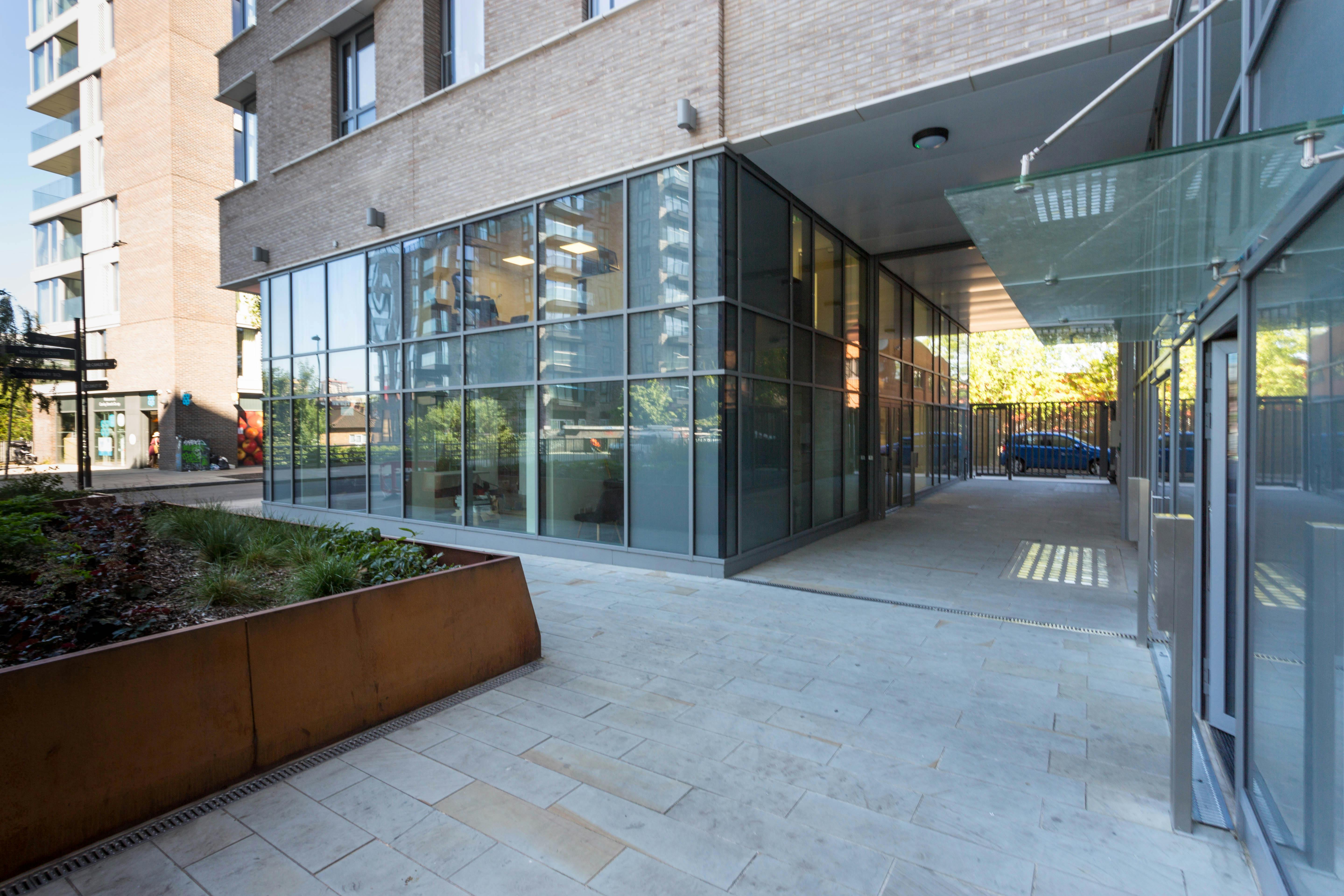 Unit 6, London, Offices To Let - 6 Onyx102 Camley Street London N1C 4PF  external 1.jpg