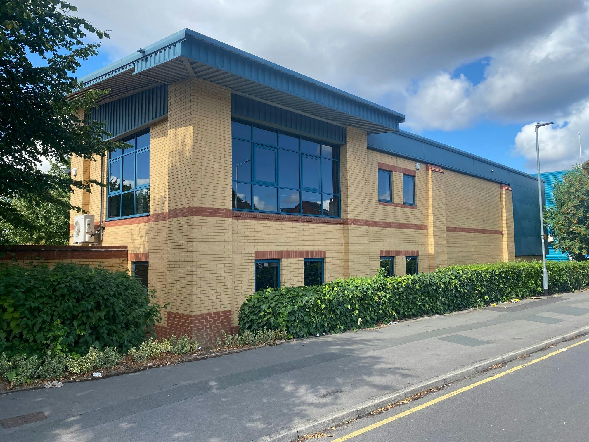 Unit 1 Angel Court, Burley Road, Leeds, LS3 1BS