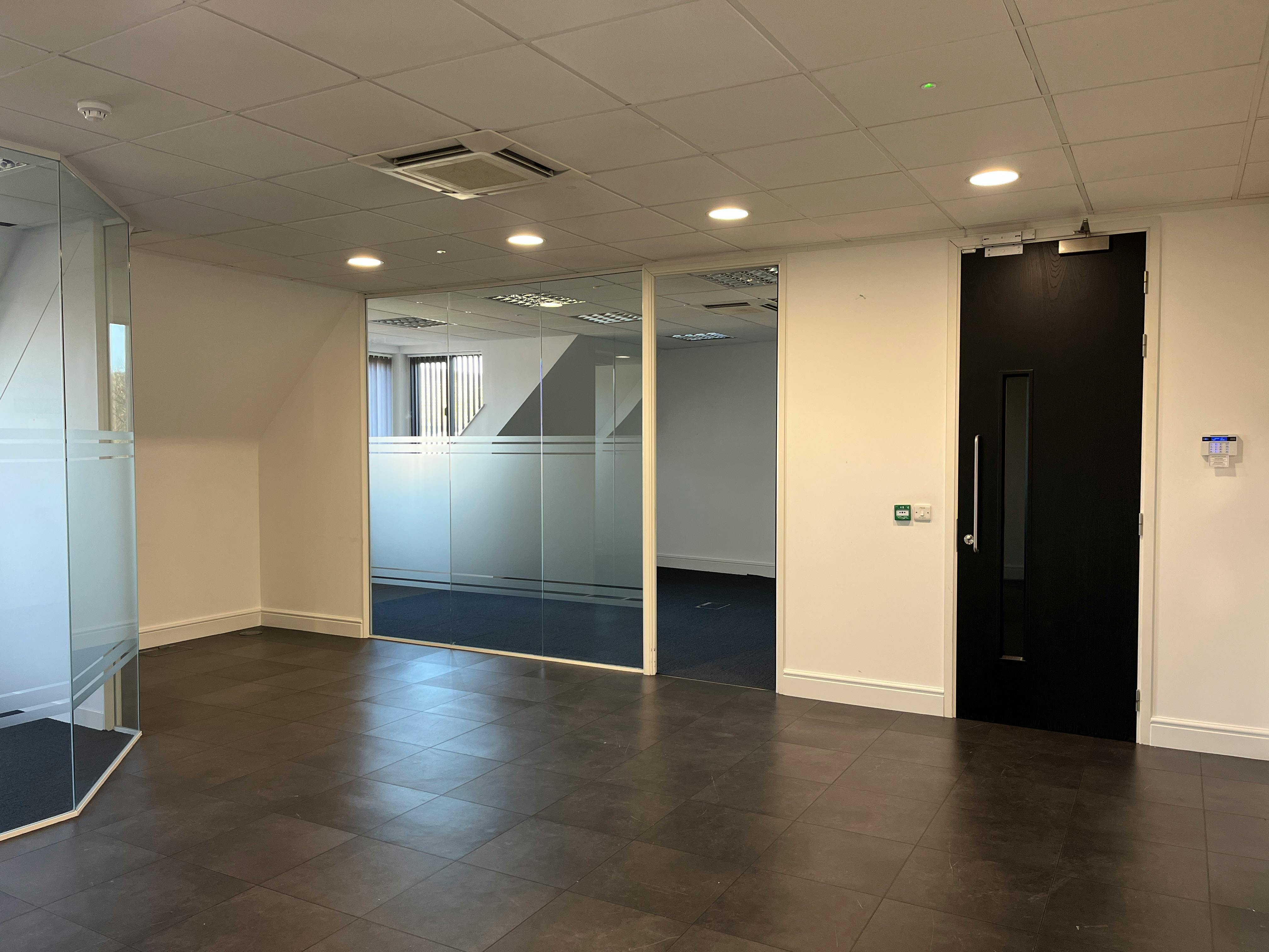 5 Chalfont Court, Amersham, Offices To Let - IMG_8533.JPG