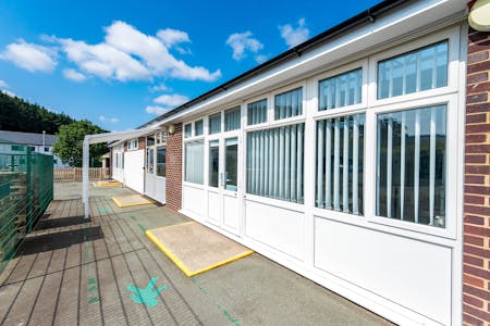Ridgeway School, Sarn, Y Drenewydd, D1 (Non Residential Institutions) For Sale - 5