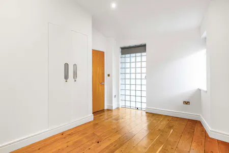 1C Burrows Mews, London, Residential Flat To Let - Bedroom