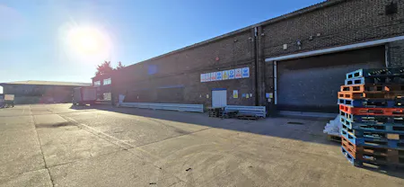 Unit 3 & Unit 5, Lancing Business Park, Lancing, Industrial To Let - 20251121_132918 - Edited.jpg