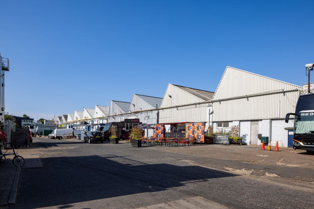 Industrial Unit in London - photo 3
