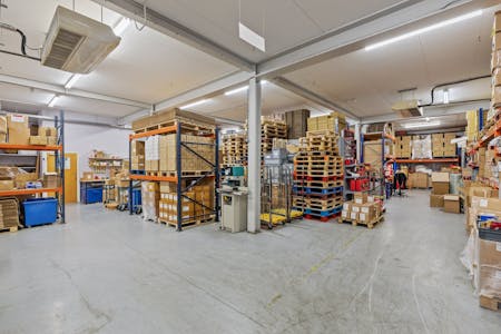 63 Victoria Road, Burgess Hill, Industrial/Logistics For Sale - Victoria Road12.jpg