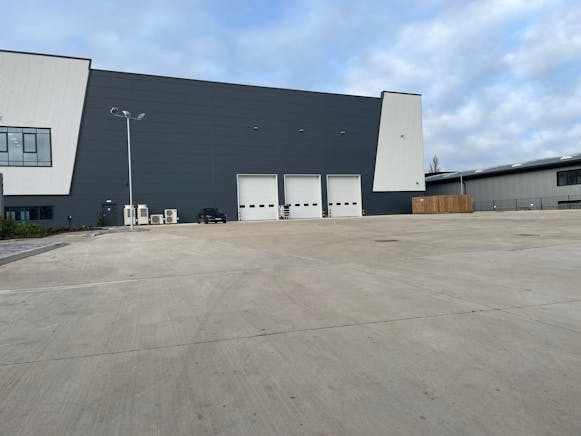 INTER, Tewin Road, Welwyn Garden City, Hertfordshire, Warehouse & Industrial To Let - IMG_2444.jpeg