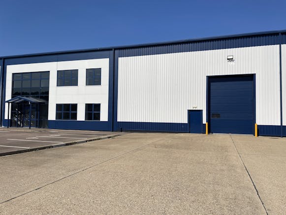 Unit 2, Sovereign Park, Luton, Industrial To Let - IMG_2871.JPG