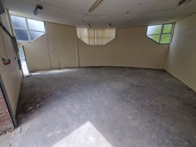 8 Port Royal Street, Southsea, Industrial / Warehouse To Let - 20250731_113506.jpg