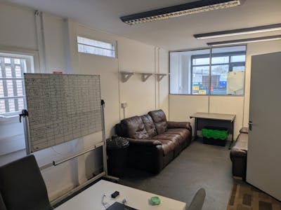 16 Westfield Road, Slyfield Industrial Estate, Guildford, Industrial To Let - PXL_20260317_102000442.jpg