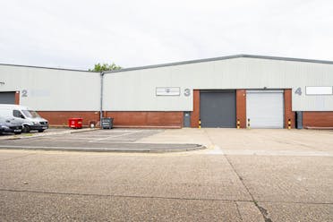 Unit 3 Airlinks Industrial Estate, Heston, Industrial / Warehouse To Let - 1.jpg - More details and enquiries about this property