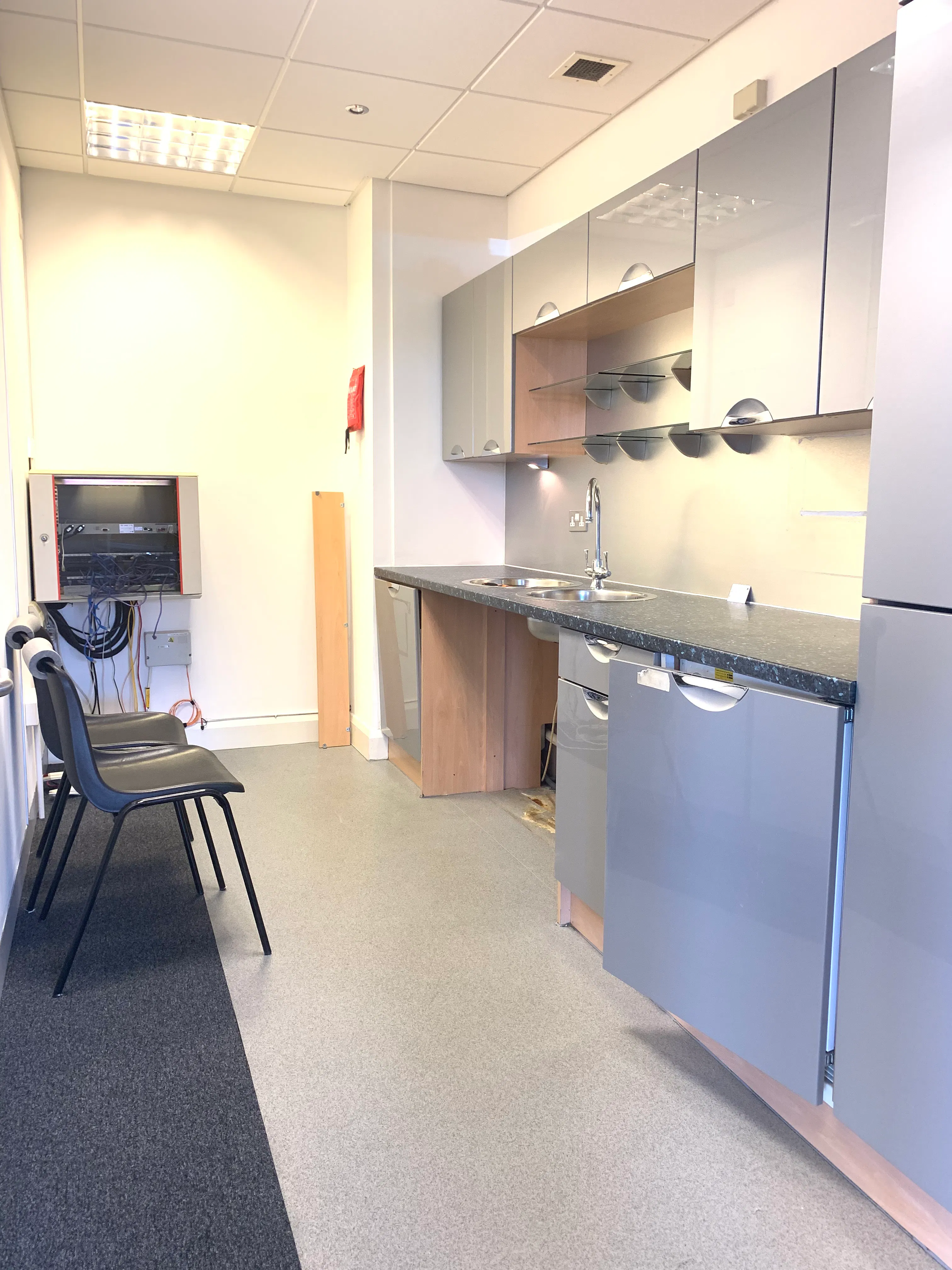 Suite E, 1st Floor, 4230 Park Approach, Leeds, Office / Office To Let - 4320kitchen.JPG