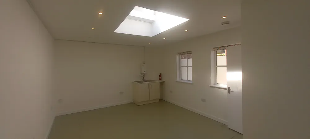 Sheen Stables Rear Of 119, London, Office To Let - 20260709_092753.jpg