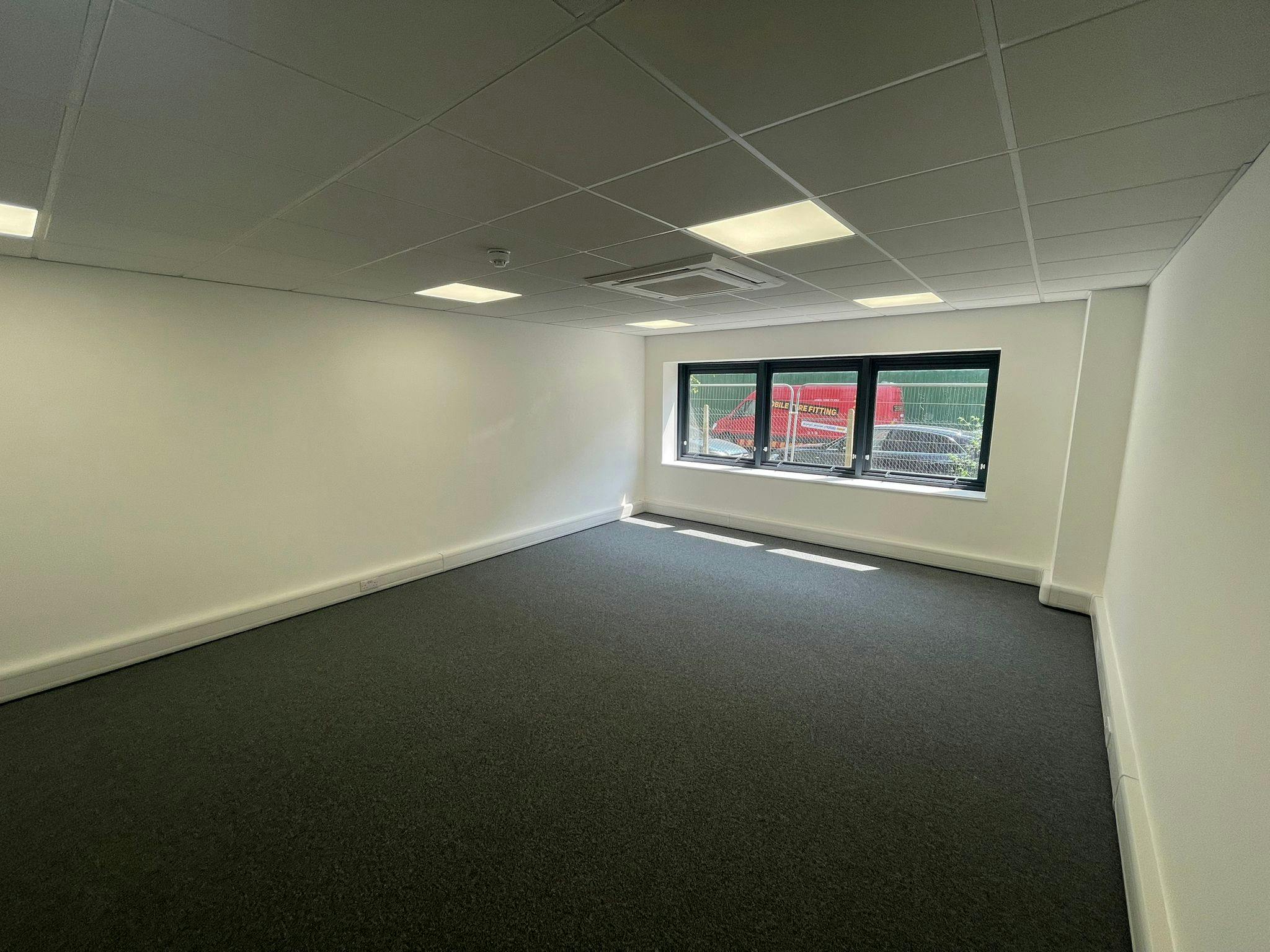 Riverview, 140-146 Cardiff Road, Reading, Warehouse & Industrial To Let - unit 2 2.jpg