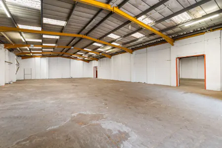 Unit 3, Lyndean Industrial Estate, Felixstowe Road, London, Industrial To Let - qu78ECCA.jpeg