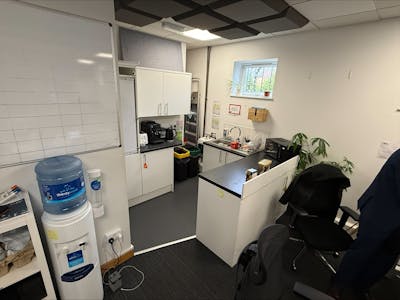 122 Great North Road, Hatfield, Office For Sale - processed-2E71229A-B6C9-4D20-98BD-90BF77BF9A14.jpeg