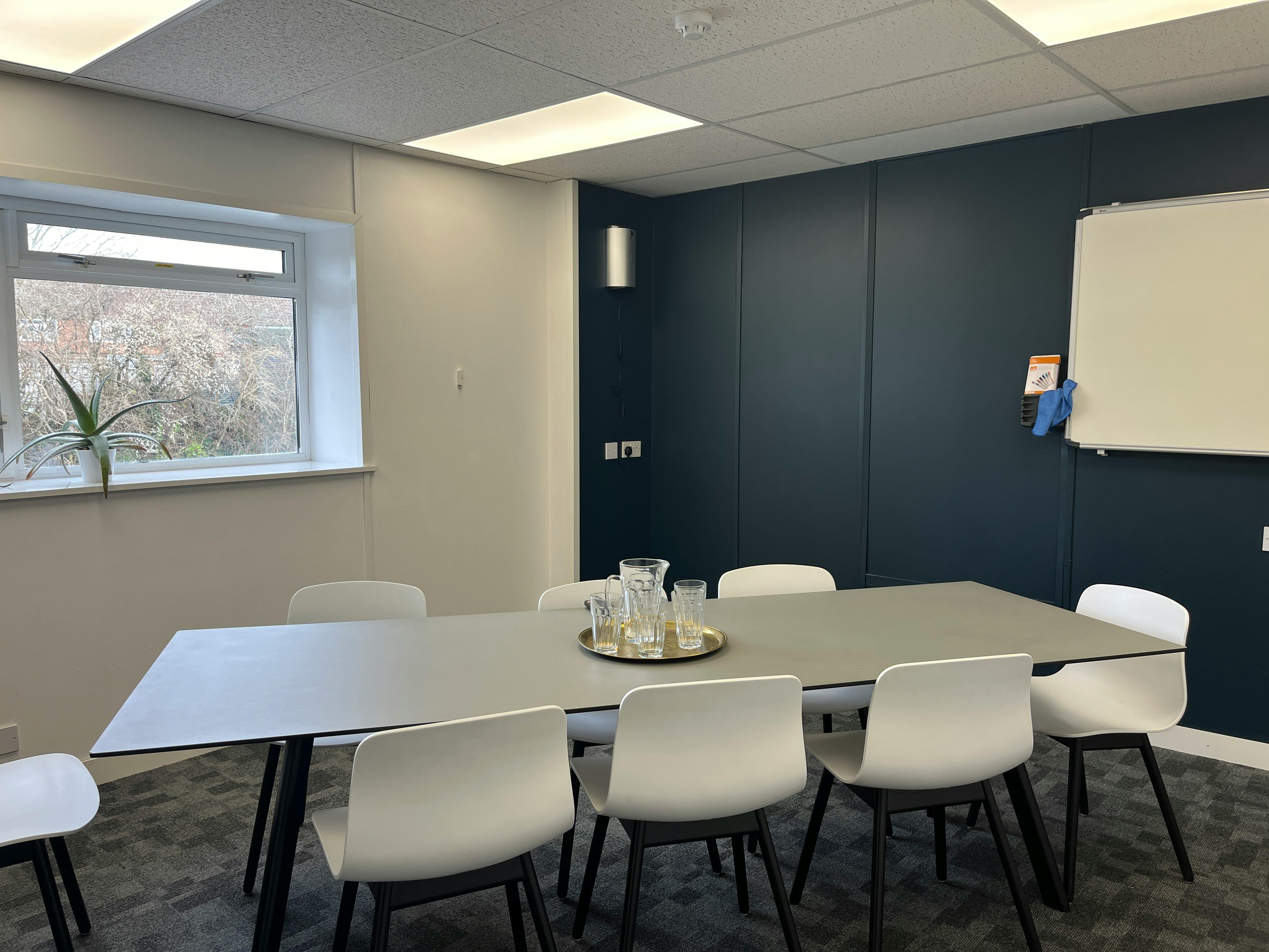 First Floor Offices, 2D Station Yard, Thame, Offices To Let - IMG_1404.JPG