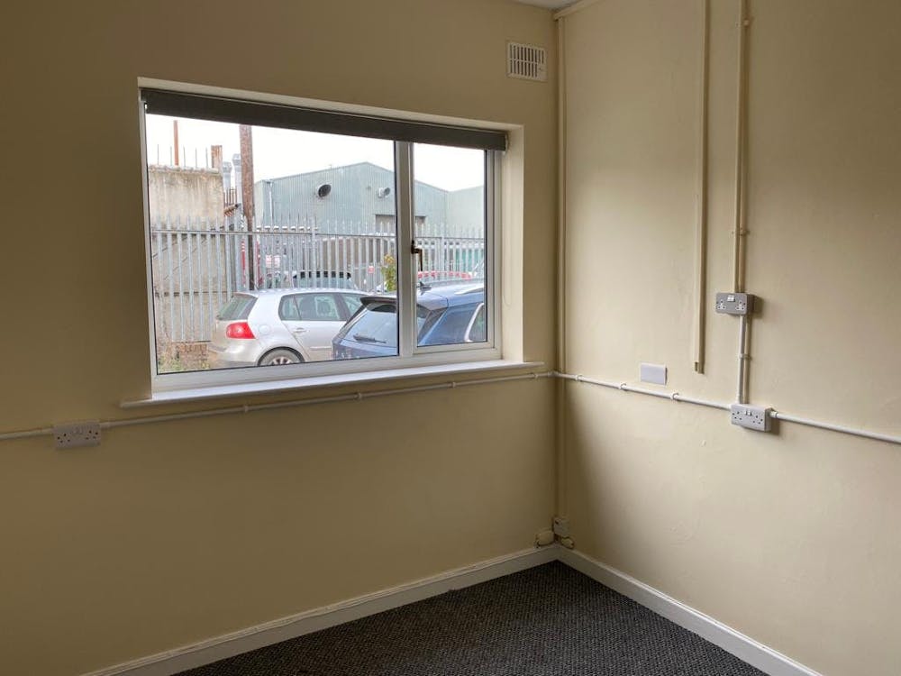 Office 9, Tower Park, Shrewsbury, Office To Let - 24b9f0992cfe9db6f4c945fe995f50adPHOTO20231109105928 20231114 09_18_12.jpg