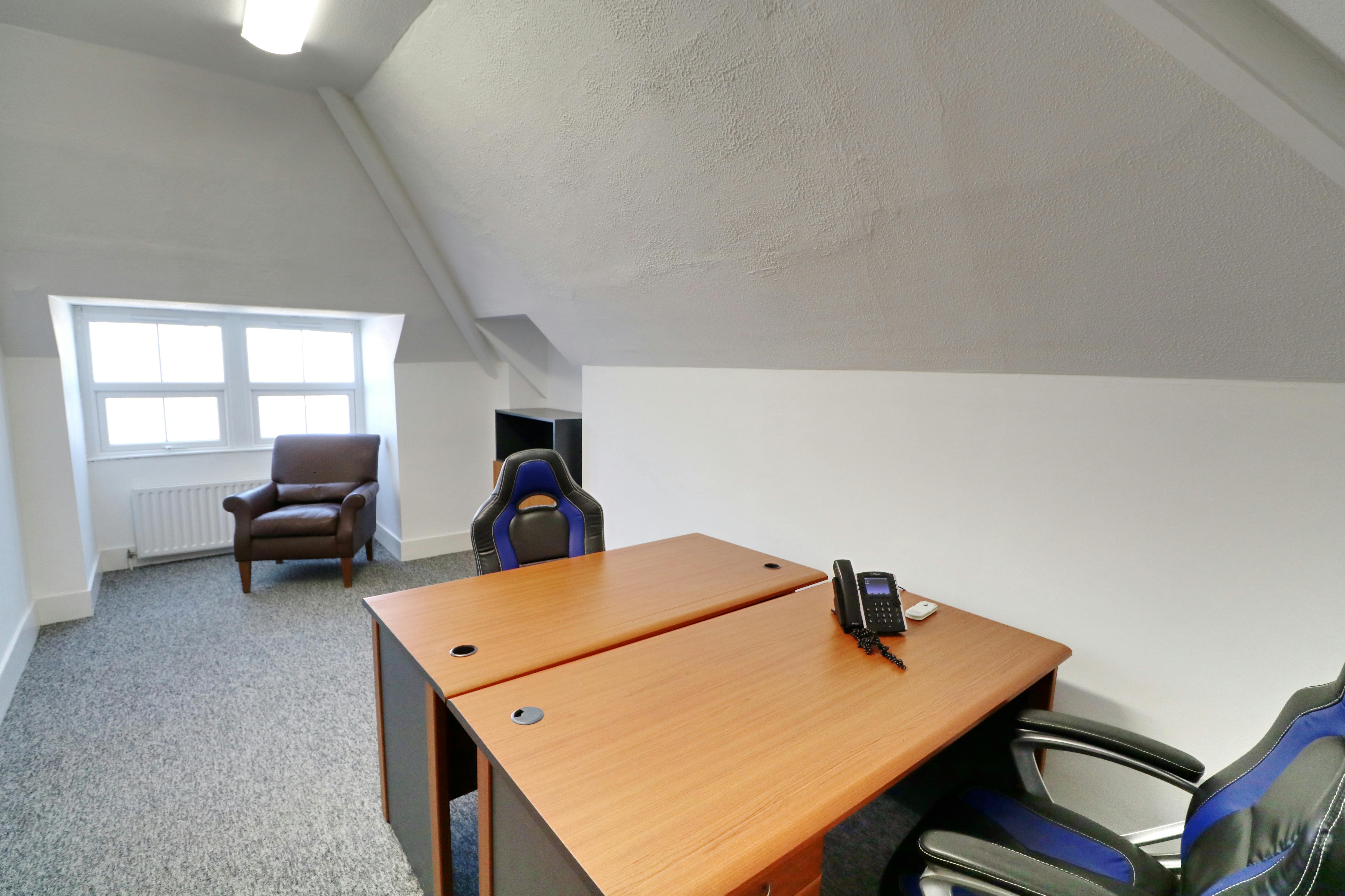 5 Church Road, Burgess Hill, Office / Retail For Sale - Top Floor.jpg