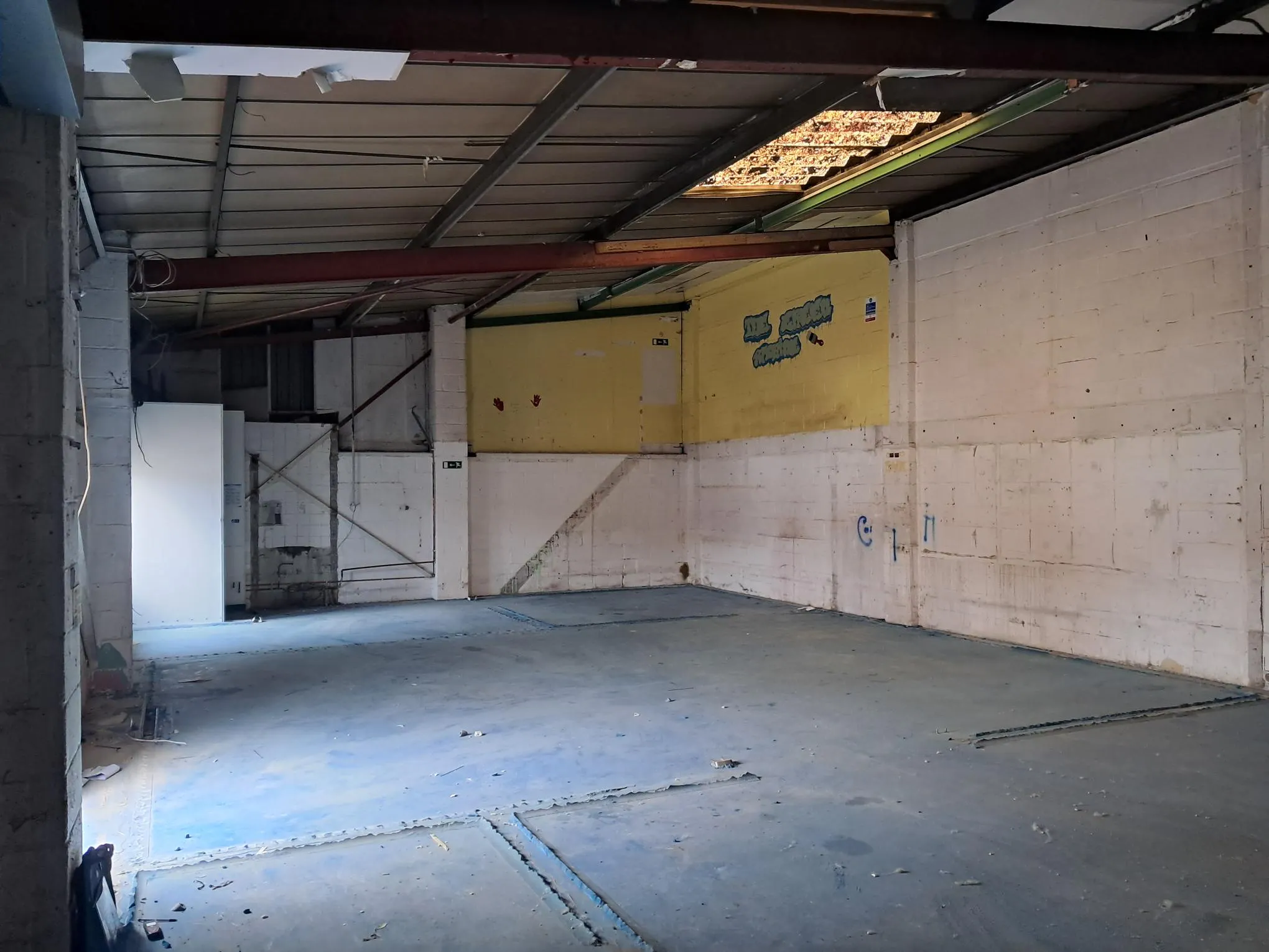 Unit 31, Bracknell, Industrial To Let - 1000001802.jpg