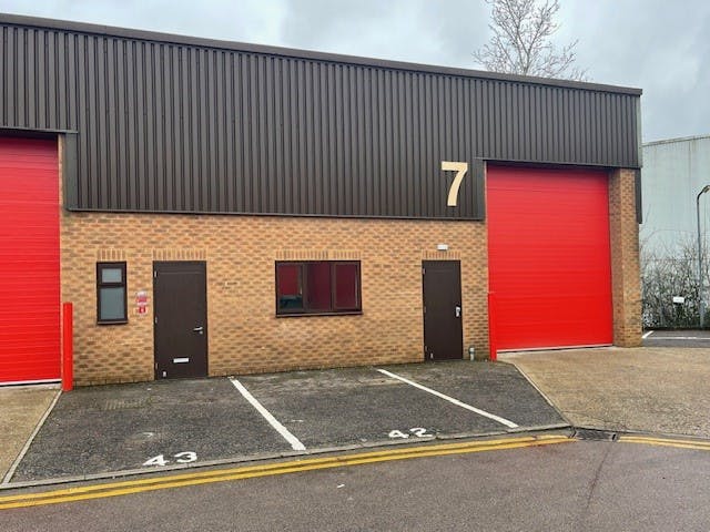 Unit 7 The Links Business Centre, Raynham Road, Bishop's Stortford, Industrial To Let - Pic 001.jpg