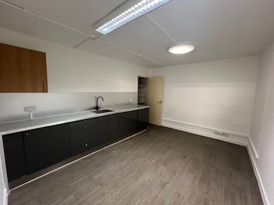 77B King Henrys Road, London, Industrial To Let - internal 2.jpg