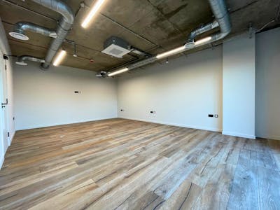 Unit 2B, Borehamwood, Serviced Office To Let - Office 3 First Floor Pic 1.jpg