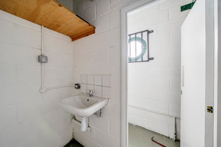 386 & 387 Railway Arches, London, Industrial To Let - 13769349693813c8560e3.jpg