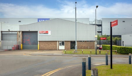 477 Malton Avenue, Slough, Industrial / Warehouse To Let - 477 Malton Avenue 2.jpg