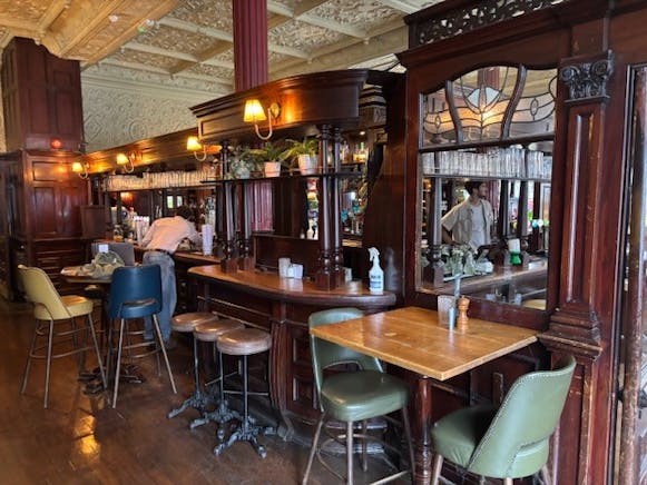 Broadway Parade, London, Investment / Leisure For Sale - 20.jpg