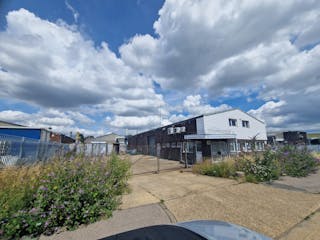 54 Vanguard Way, Southend-on-Sea To Let - 36e45166cfe840aa8b6154fc41df9246.jpg