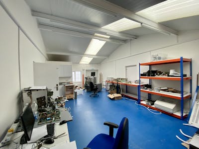 Unit 6, Broomstick Yard, R/o 16 High Street, Edelsborough To Let - IMG_1515.jpg