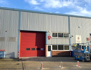 Unit 17, Surbiton, Warehouse & Industrial To Let - IMG_1665.jpg