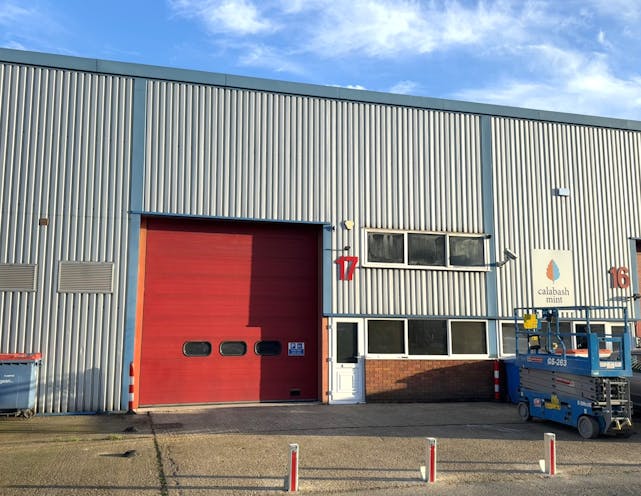 Unit 17, Surbiton, Warehouse & Industrial To Let - IMG_1665.jpg