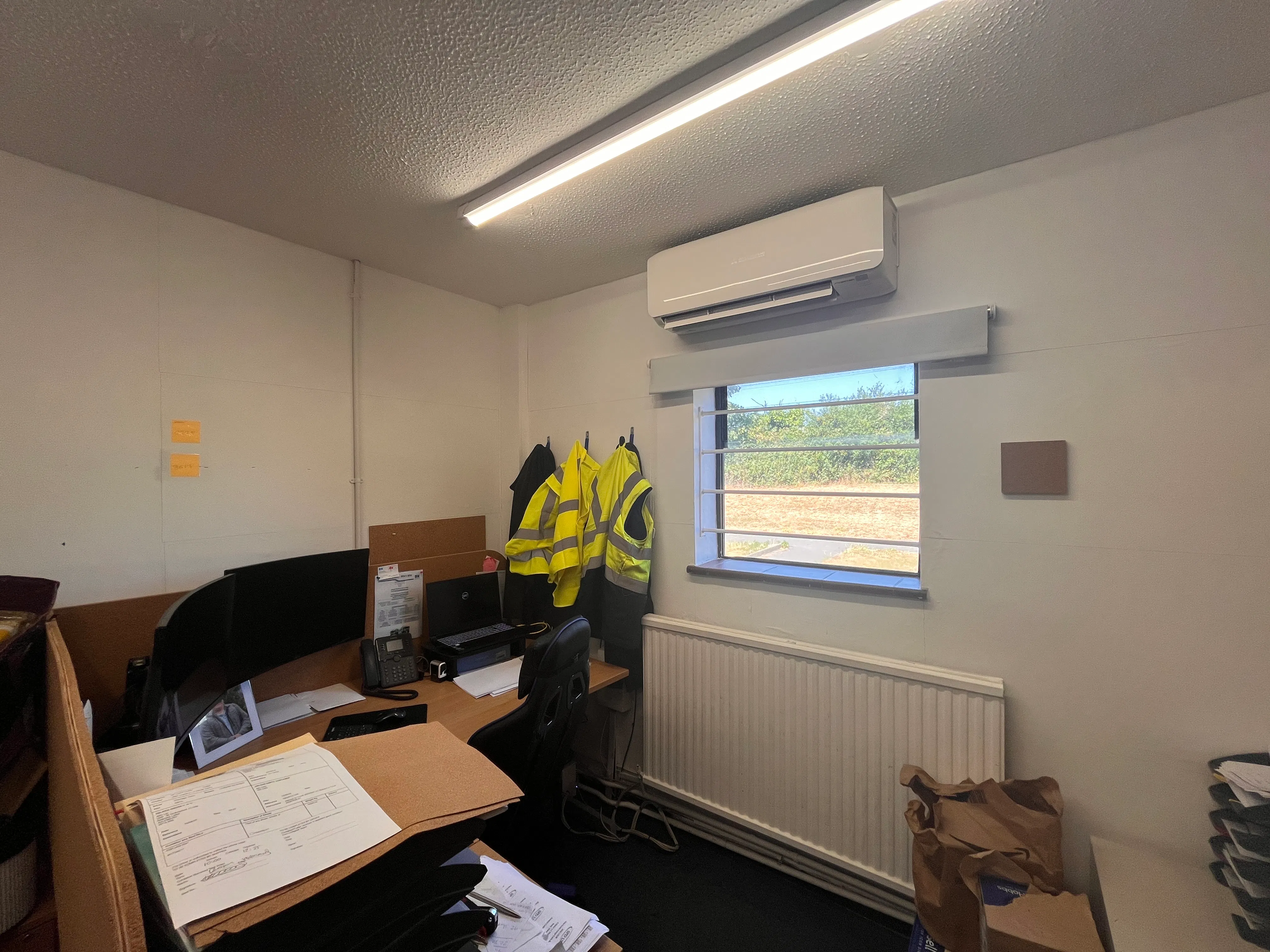 16-18 Rabans Close, Aylesbury, Industrial Lease Assignment - 20260716_095623985_iOS.jpg