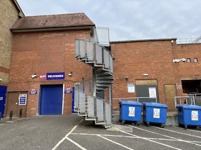 11A Market Place, Burgess Hill, Office To Let - IMG_0912.jpg