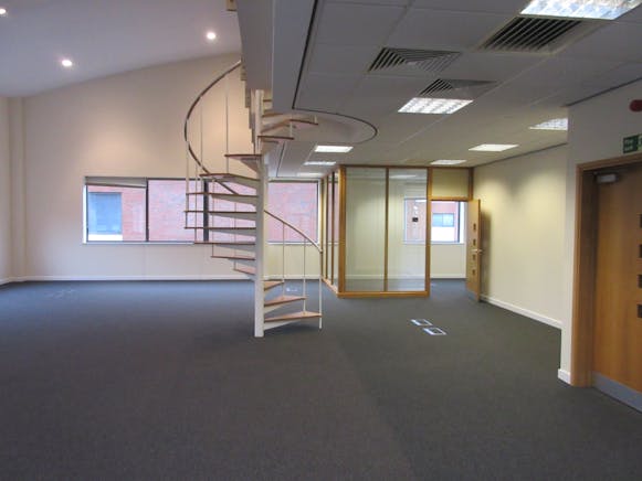 12 Horizon Business Village, Weybridge, Offices To Let / For Sale - IMG_0828.JPG